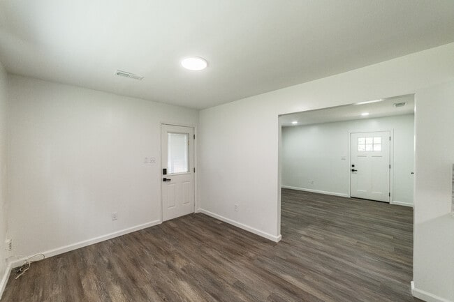 Photo - 2239 Norwood Dr NW