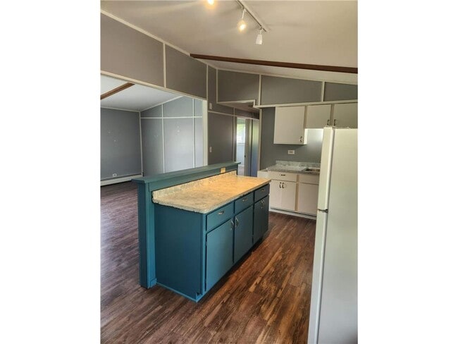 Photo - 255 6th Ave NE