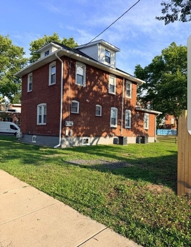 Photo - 313 Delaware Ave Unidad 2ND FLOOR