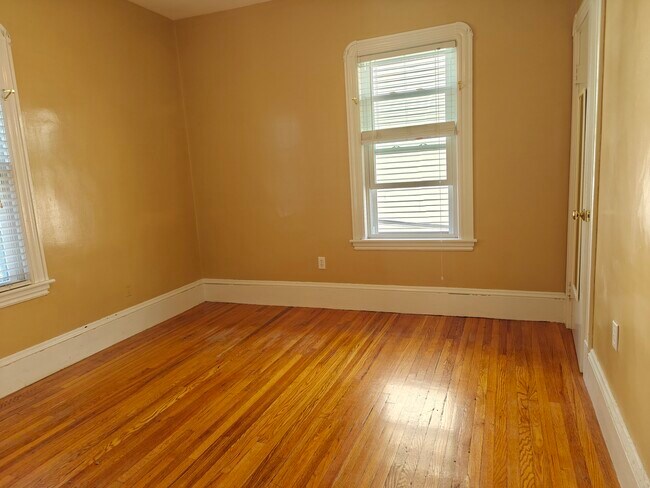 Bedroom 1 - 33 Hawthorne St Unit 33 Hawthorne Street