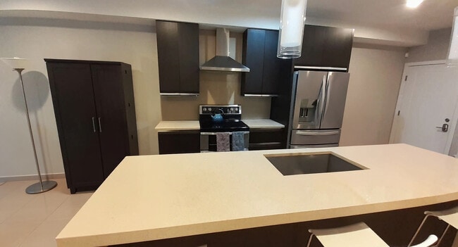 Photo - 944 N Marshall St