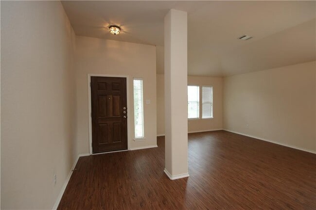 Photo - 1528 Haynie Bend