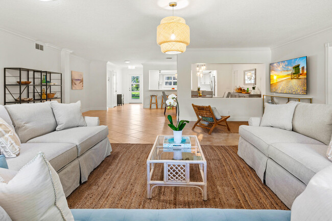 Photo - 602 N Atlantic Dr