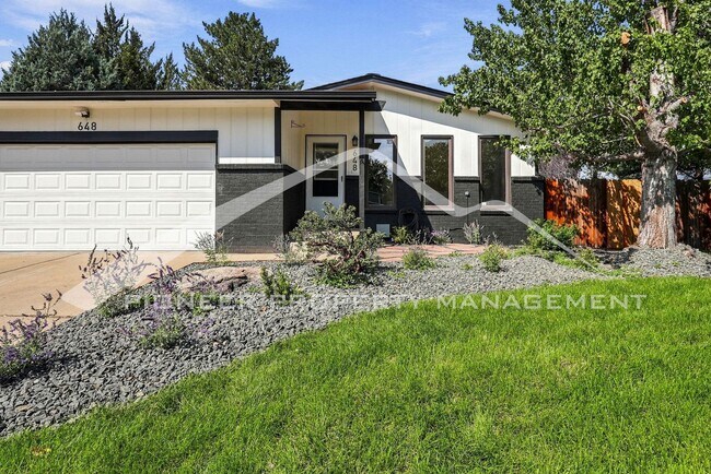 648 Buchanan Ln