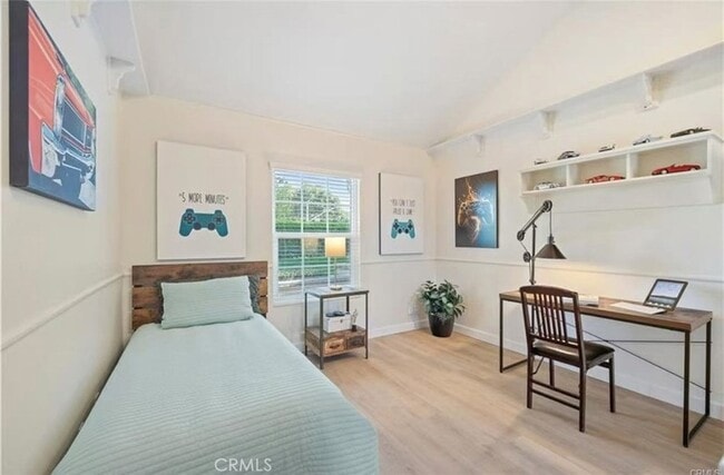Building Photo - 5 Wellesley Unit 12