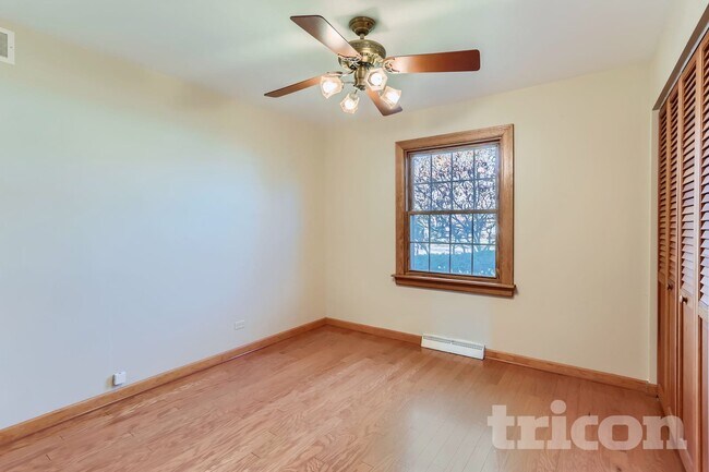 Photo - 1441 Maple Ln