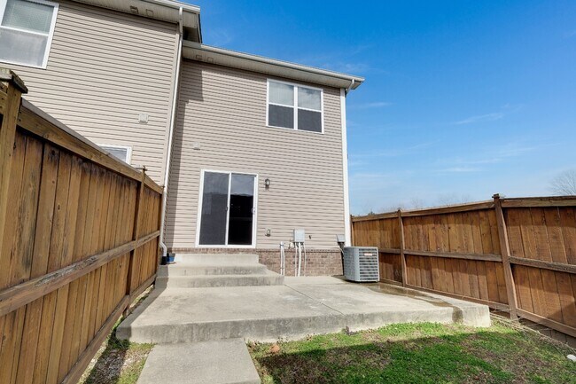 Photo - 1438 Riverbrook Dr