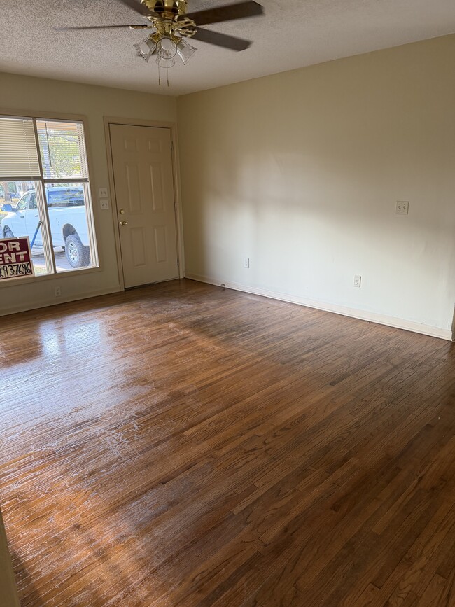 Photo - 2368 N Erie Ave