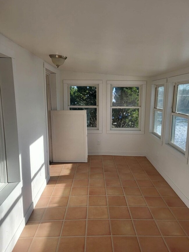 Photo - Country Living Close to Town!