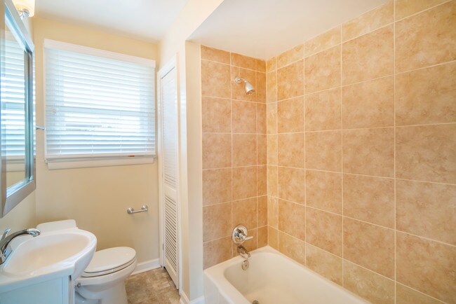 Photo - Mills Midtown closed