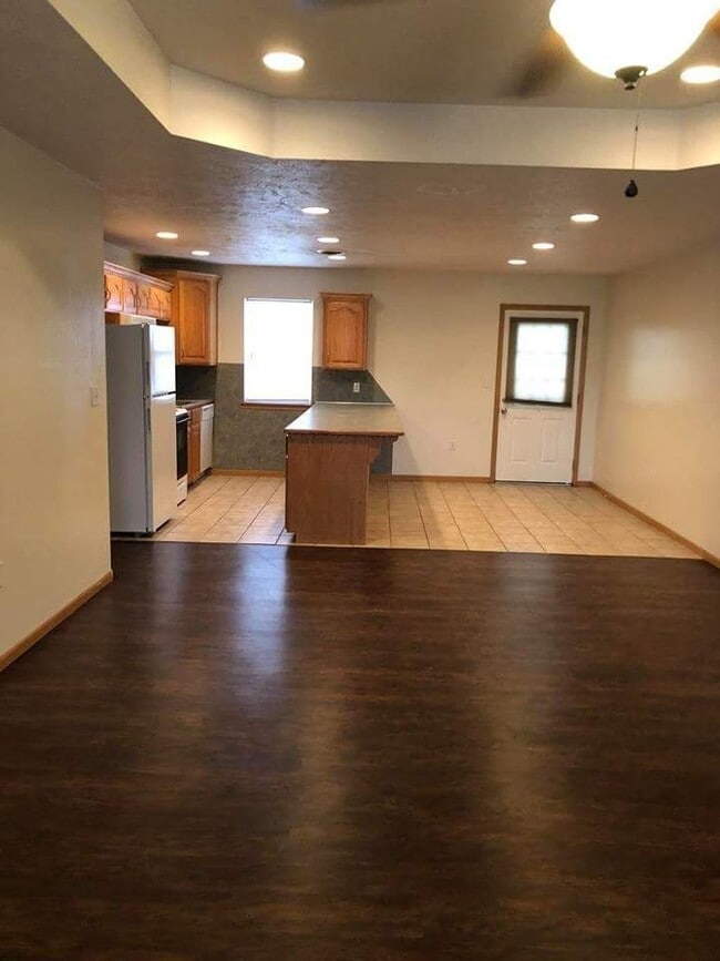 Photo - 3 BEDROOM 2 BATHROOM DUPLEX FOR RENT