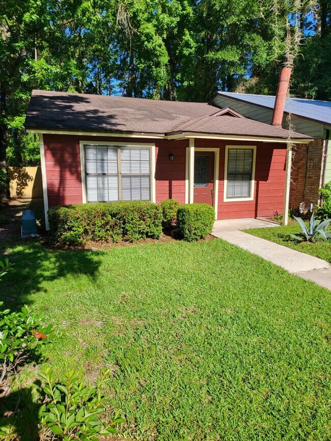 Photo - 2818 Botany Pl