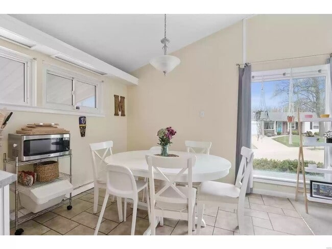 Photo - 527 Joshua Dr