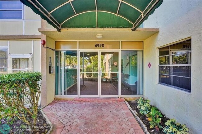 Photo - 4990 E Sabal Palm Blvd Unit 204