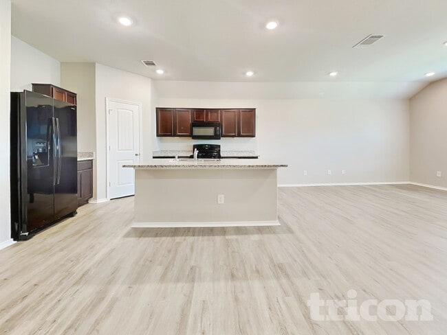 Photo - 125 Moonrise Dr