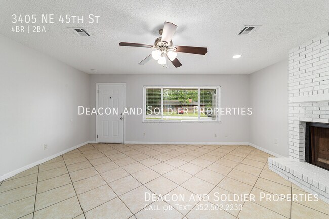 Photo - 3405 NE 45th St