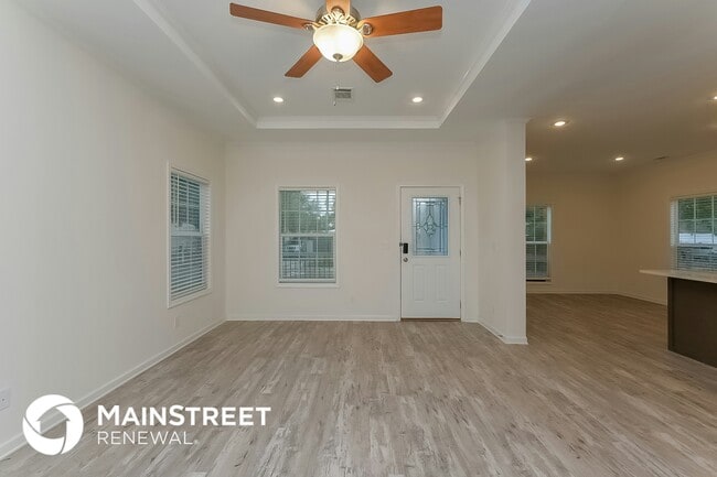 Photo - 1349 Preston St S