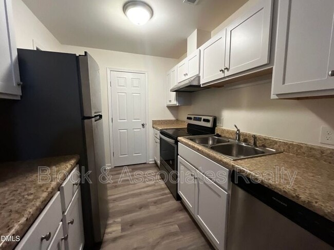 Building Photo - 1295 Schaub Dr Unit APT F