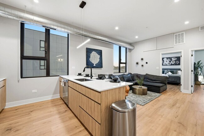 Photo - 6044 N Winthrop Ave Unit ID1372957P