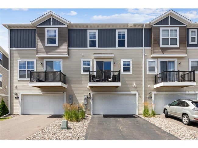 Photo - 2223 Gateway Curv