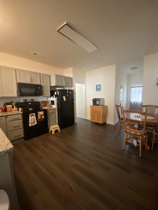 Photo - 113 W Langdon Ave
