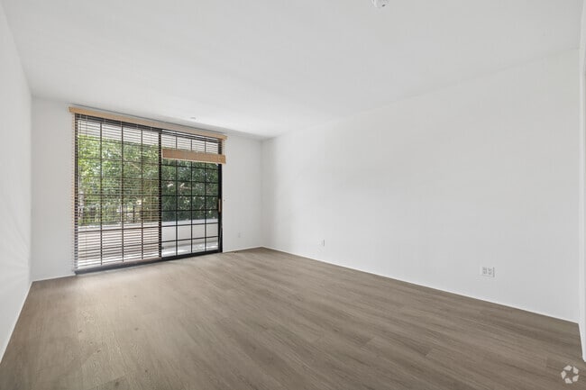 2BR, 2BA - 1,523SF - Bedroom - 555 Barrington