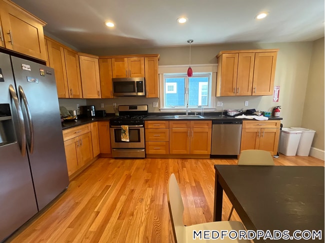 Photo - 46 Stanley Ave Unidad 2