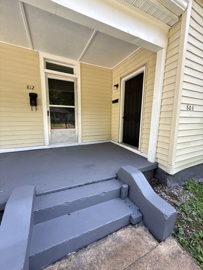 Building Photo - 812 Tyus St