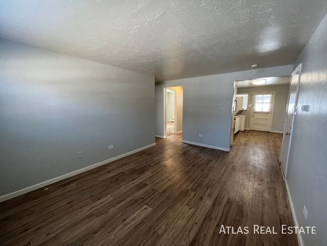 Photo - 2367 S Locust St Unidad B