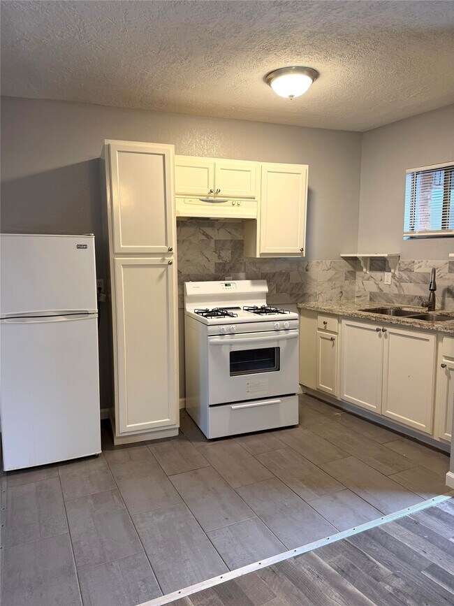 Photo - 4811 Oakland St Unit 12
