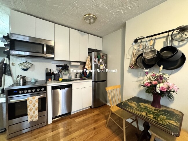 Photo - 89A Hudson St