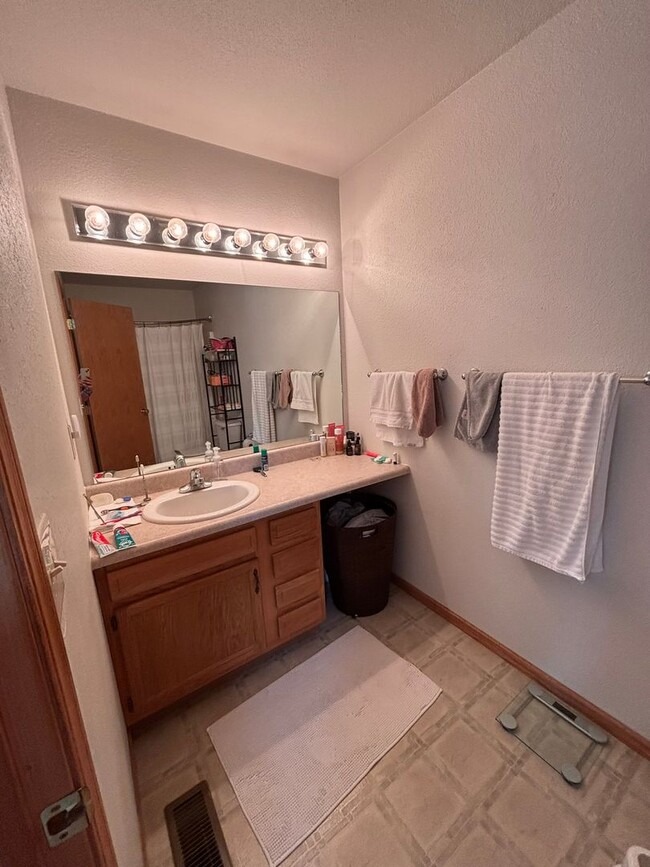 Photo - 3 BED | 2.5 BATH | SINGLE GARAGE | RAPID VALLEY