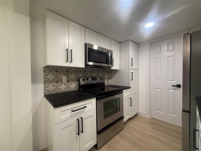 Photo - 5903 Nancy Dr Townhome