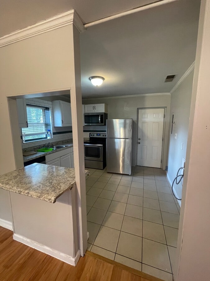 Photo - 5620-A-B Zanola Dr SW Unit A