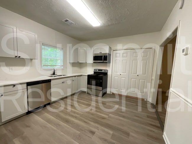 Photo - 2431 St Paul Ave NW