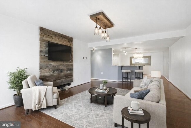 Photo - 1603 N Van Dorn St