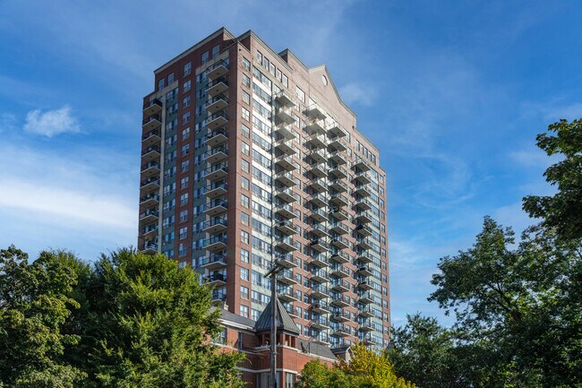 Building Photo - 1717 S Prairie Ave Unit 1508 Rental