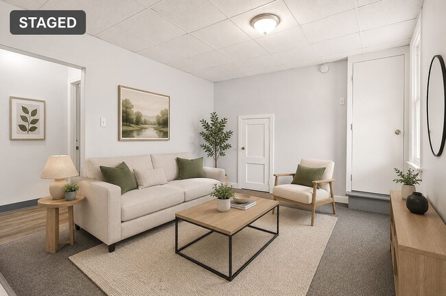 Building Photo - Beautifully Renovated 2-Bedroom, 1-Bath Apartment Move-In Ready! Unit 2