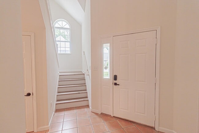 Photo - 1813 Windmere Way