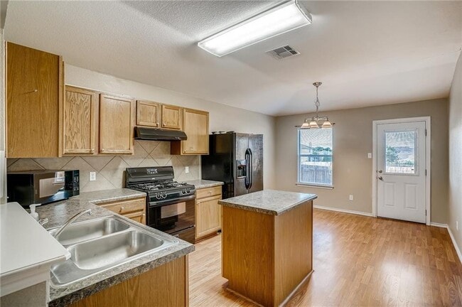 Photo - 17829 Violet Ln