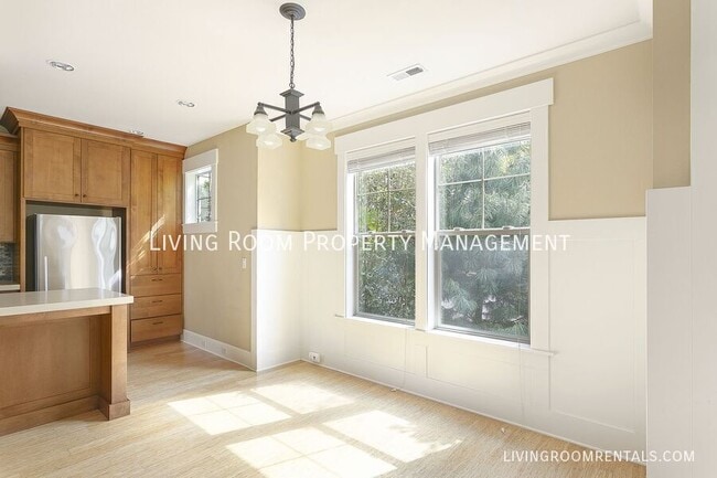 Photo - 2635 NE Sumner St