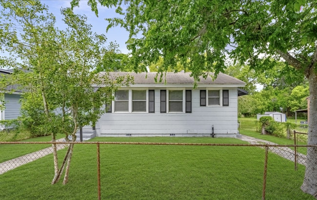 Photo - 6716 Perry St