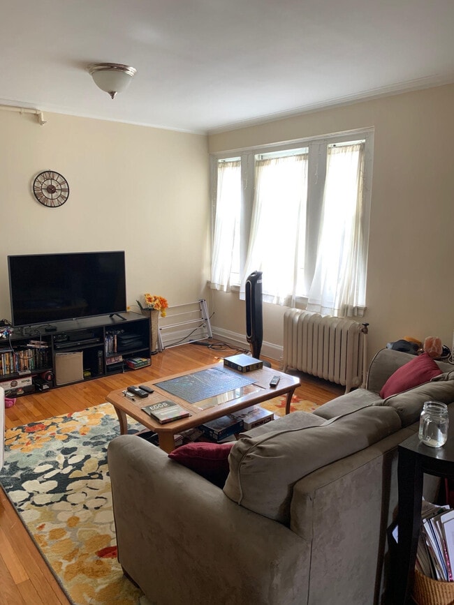 Building Photo - 1450 Beacon St