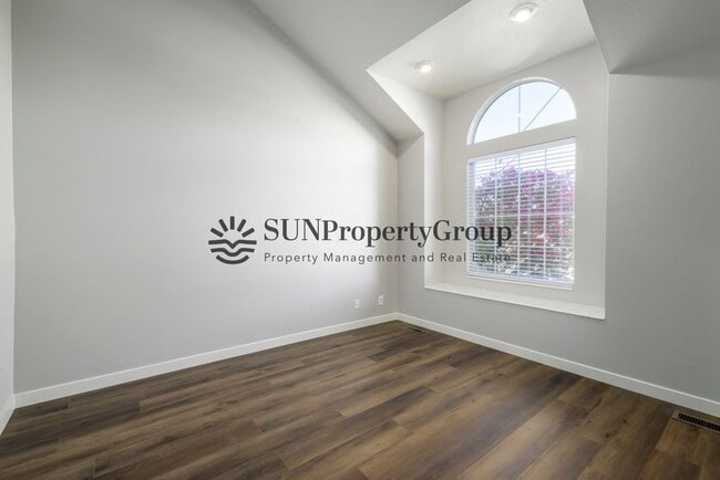 Photo - Great Updated Family Home in Excellent Clinton Location!