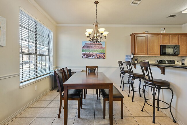 Photo - 208 Forest Dr Loop