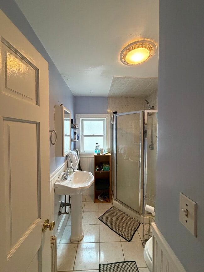 Building Photo - 62 Ridgemont St Unit 2