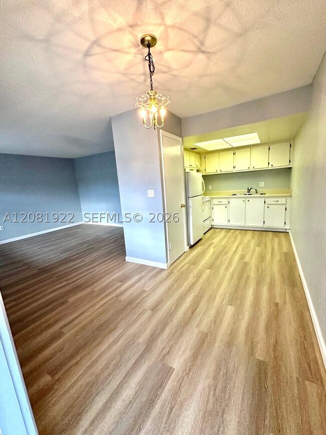 Building Photo - 2170 Knox McRae Dr Unit 22