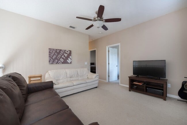 Photo - Large, Executive style 3/2.5 Lakefront/POOL Home in East Park of Lake Nona