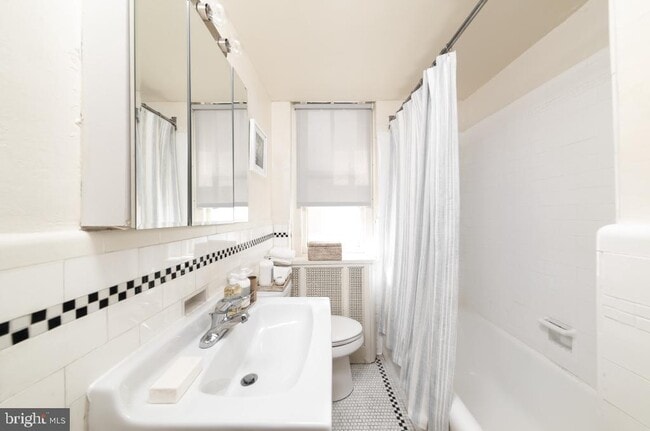 Photo - 2100 Walnut St St Unit 10O