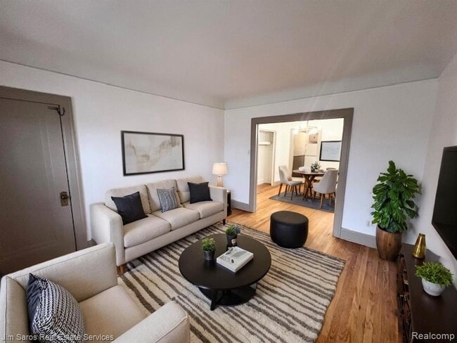 Photo - 825 Beaconsfield Ave Unit 2N